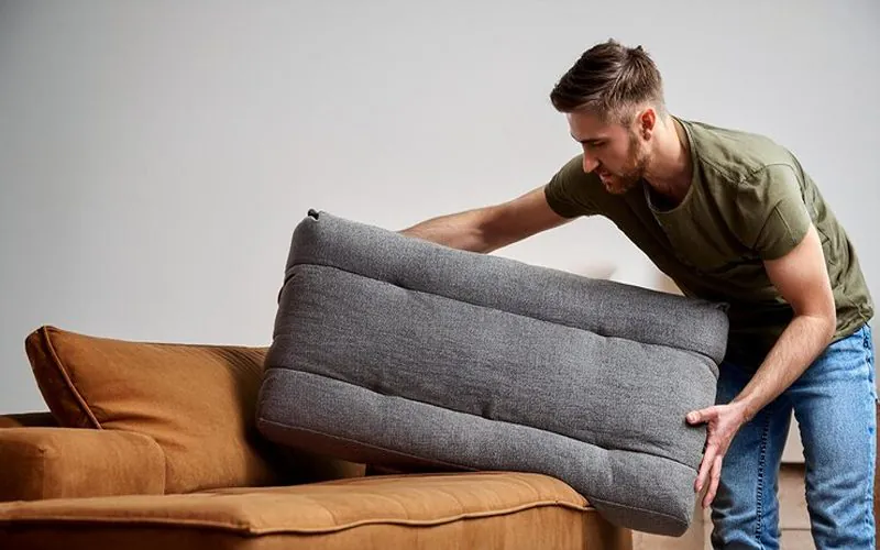 چسب‌کاری ناقص و خشک شدن و صدا دادن مبل 